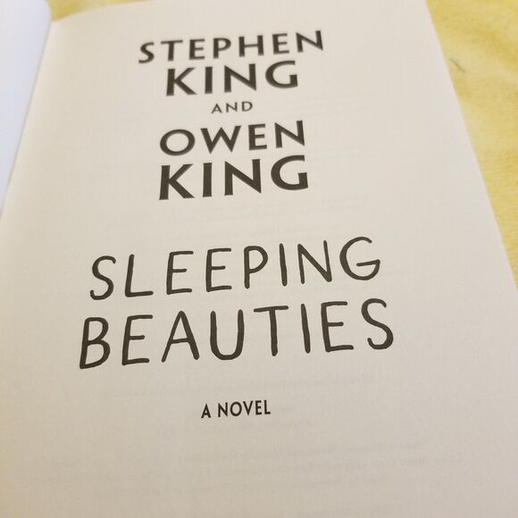 Sleeping beauties hardcover book by Stephen & Owen King 1st edition - Picture 5 of 7